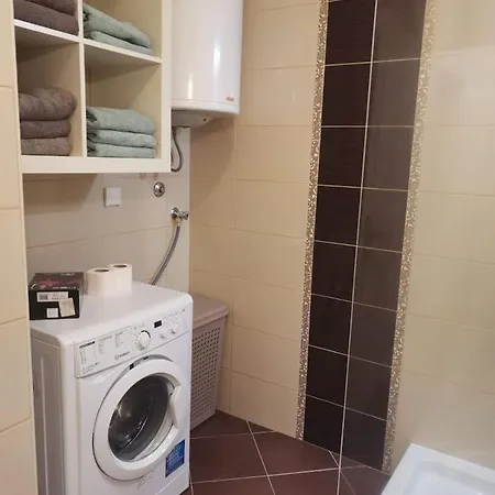 Max Apartment *